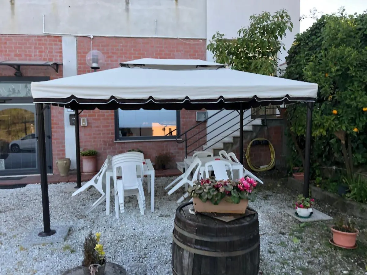 Albergo Ristorante La Greppia Montedivalli Chiesa 3*,