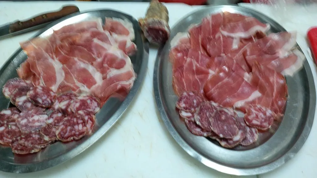 Albergo Ristorante La Greppia Montedivalli Chiesa