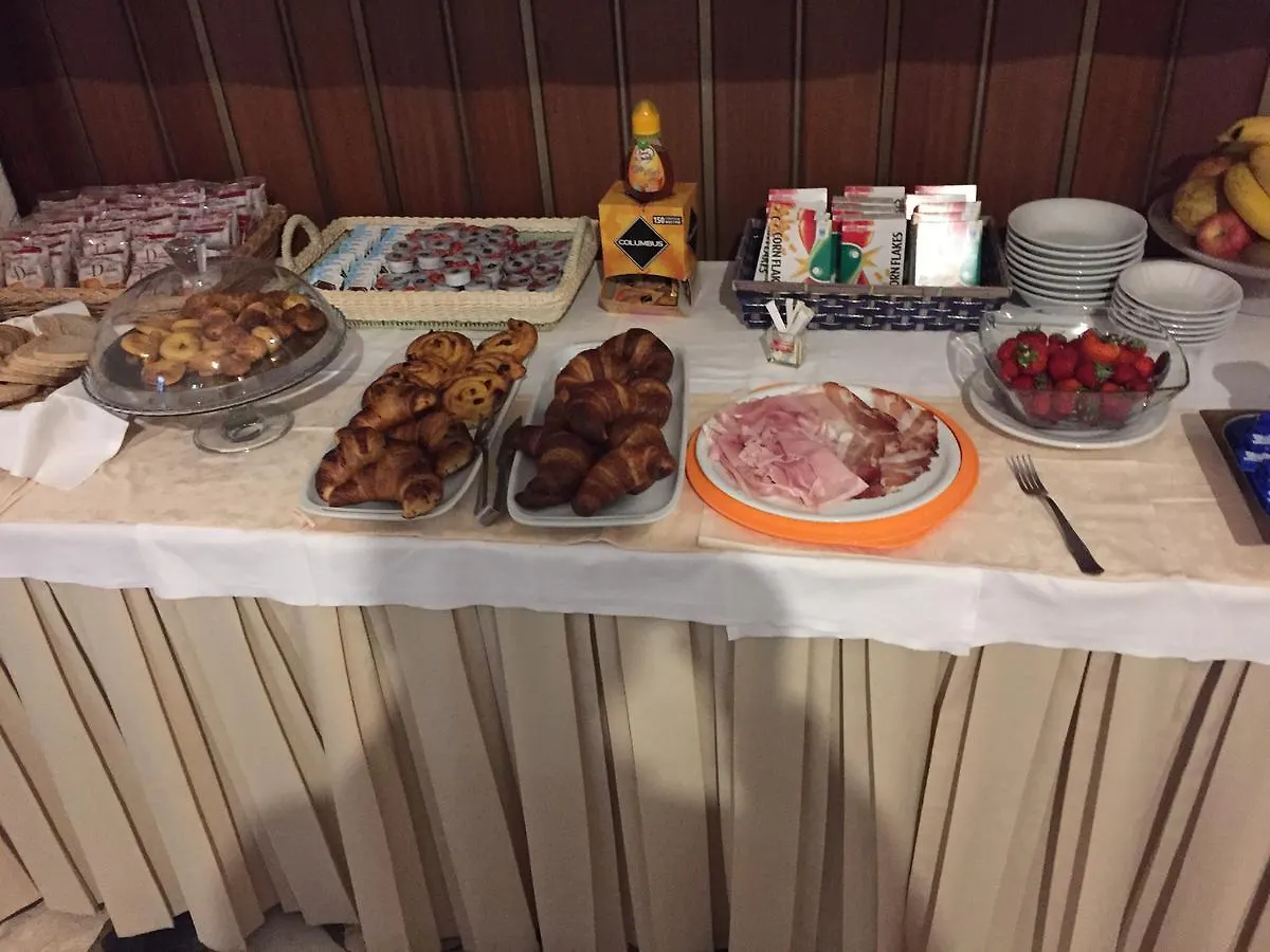 Albergo Ristorante La Greppia Montedivalli Chiesa 3*,  Italy